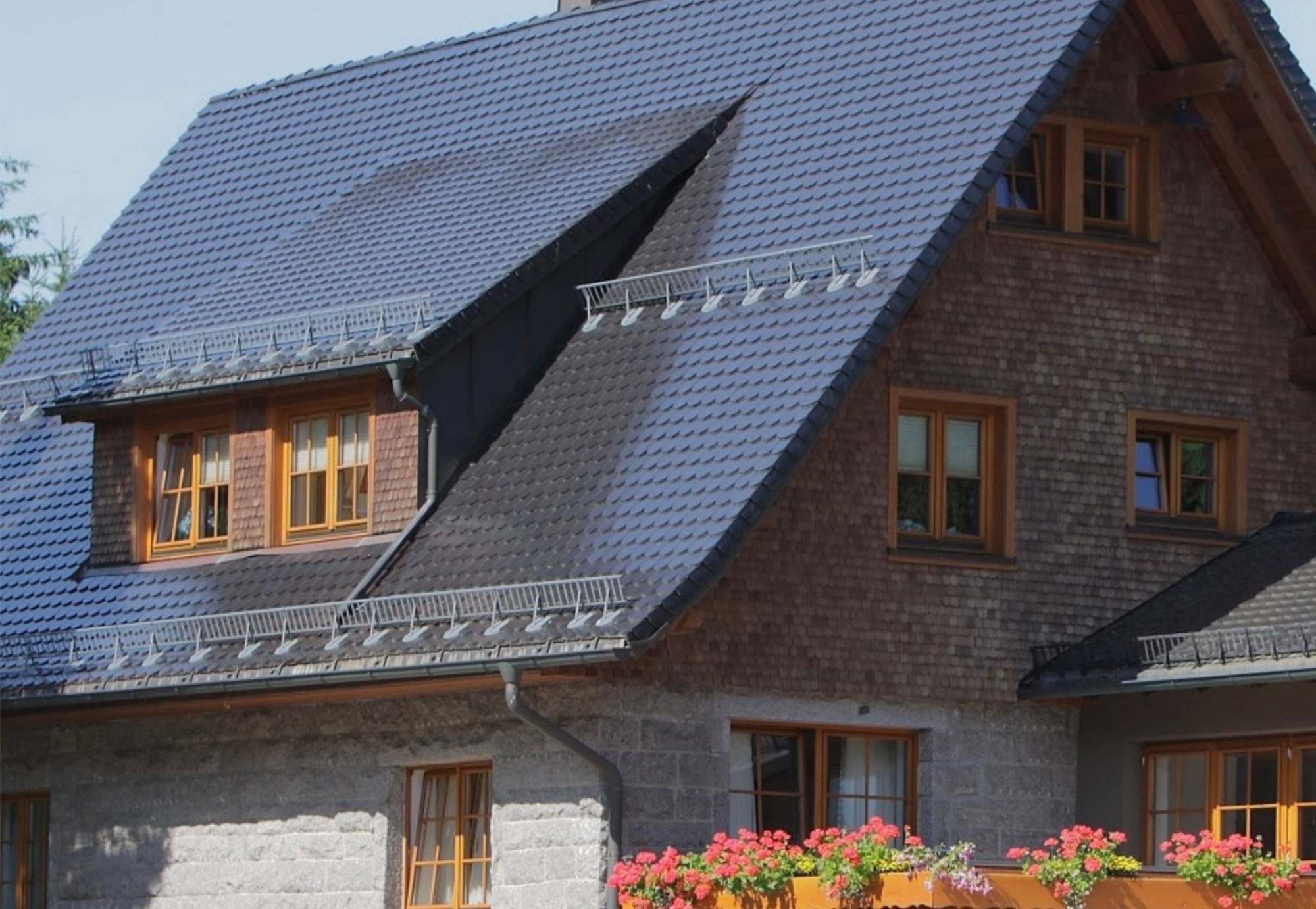 Schwarzwälder Giebel mit Schindeldach